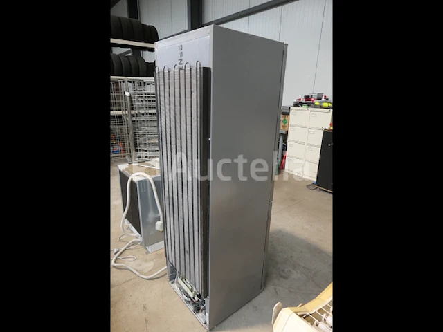 Whirlpool rechtopstaande koelkast/vriezer combo wbe34112s - afbeelding 3 van  9
