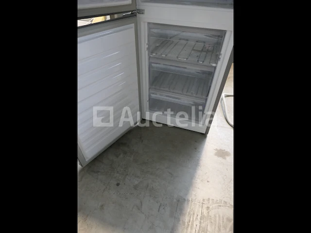 Whirlpool rechtopstaande koelkast/vriezer combo wbe34112s - afbeelding 4 van  9