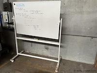 Whiteboard, 1 wiel ontbreekt - afbeelding 1 van  3