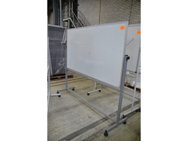 Whiteboard kantelbaar op wielen - afbeelding 1 van  1