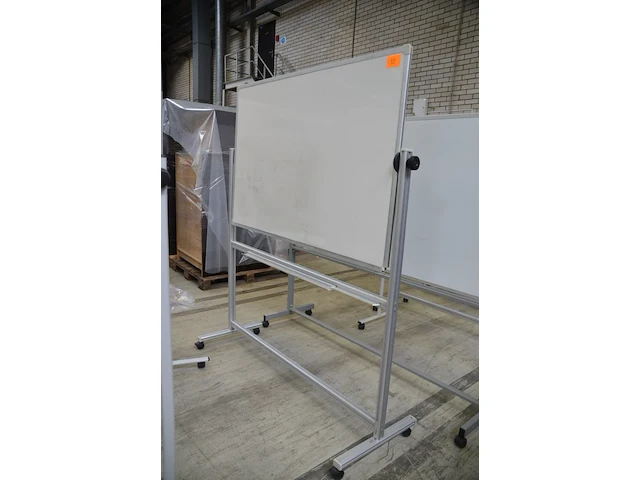 Whiteboard kantelbaar op wielen - afbeelding 1 van  1