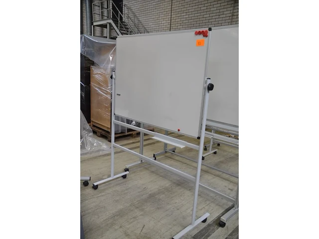 Whiteboard kantelbaar op wielen - afbeelding 1 van  1