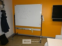 Whiteboard op wieltjes - afbeelding 1 van  4