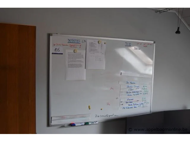 Whiteboard (staande op eerste verdieping) - afbeelding 1 van  1