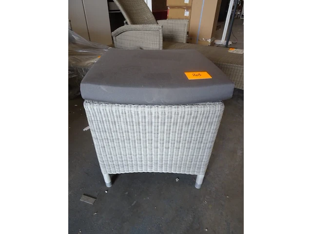 Wicker footrest diphano - afbeelding 1 van  3