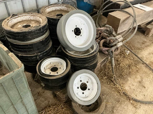 Wielen voor hoogwerker / schaarlift - afbeelding 1 van  4