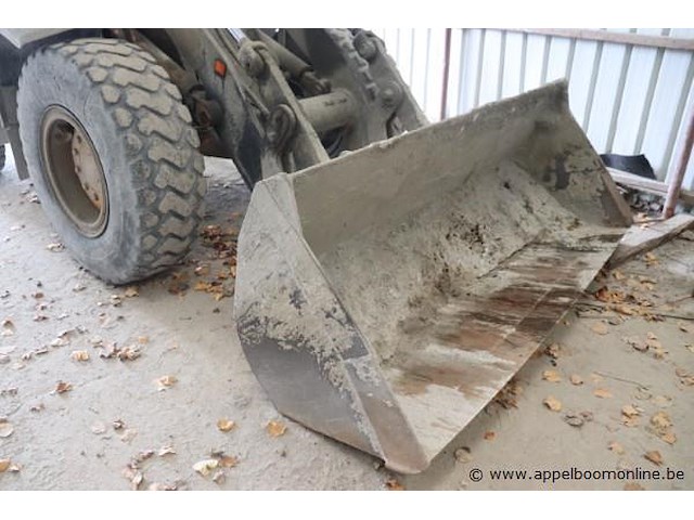 Wiellader case 512d, serienummer jef0143717, vm bj 2003 - afbeelding 3 van  11