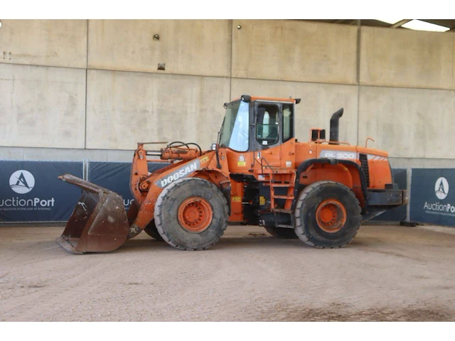 Wiellader doosan dl300 diesel 162kw 2012 - afbeelding 1 van  1