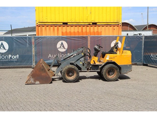 Wiellader giant v451t diesel 2009 - afbeelding 1 van  1