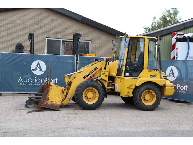 Wiellader komatsu wb70a diesel 51.1kw 1998 - afbeelding 1 van  1