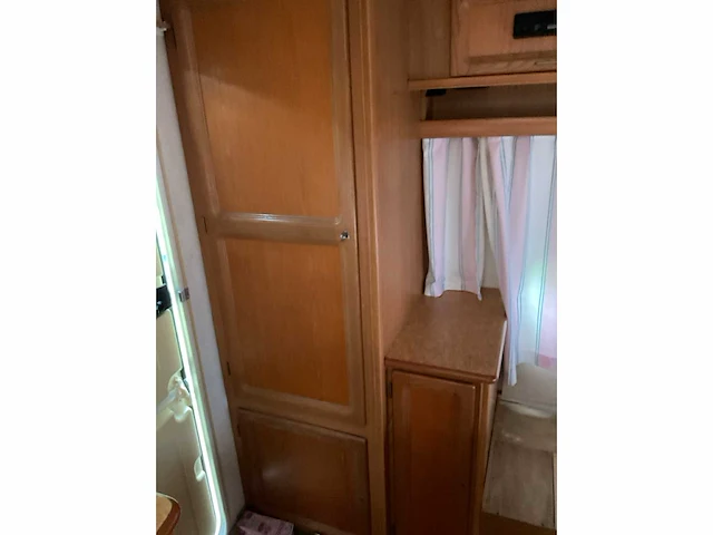 Wilk caravan - afbeelding 4 van  14