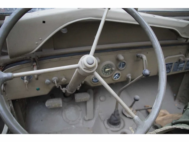 Willys - mb - legervoertuig - 1944 - afbeelding 8 van  12