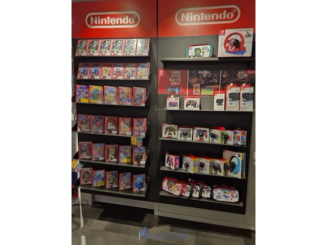 Winkelvoorraad en inrichting game mania antwerpen - afbeelding 12 van  513