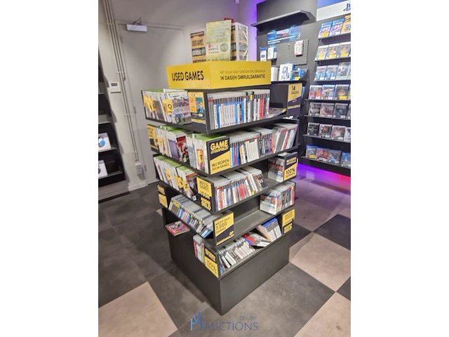 Winkelvoorraad en inrichting game mania antwerpen - afbeelding 23 van  513