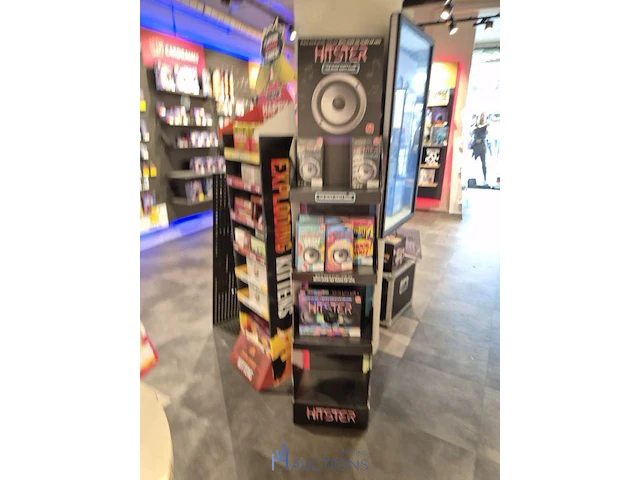 Winkelvoorraad en inrichting game mania antwerpen - afbeelding 47 van  513