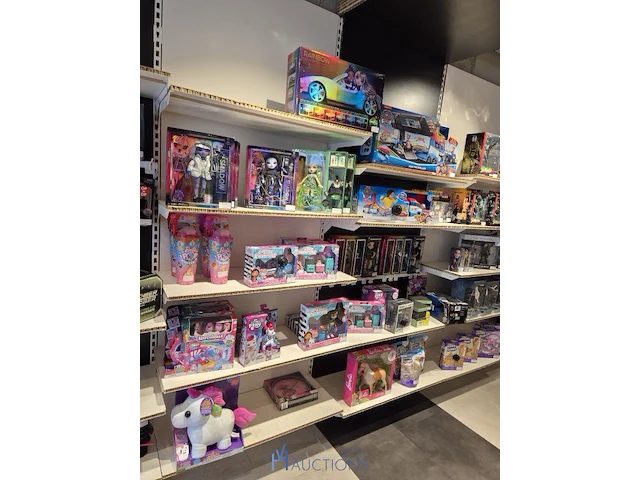 Winkelvoorraad en inrichting game mania antwerpen - afbeelding 96 van  513