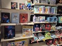 Winkelvoorraad en inrichting game mania antwerpen - afbeelding 121 van  513