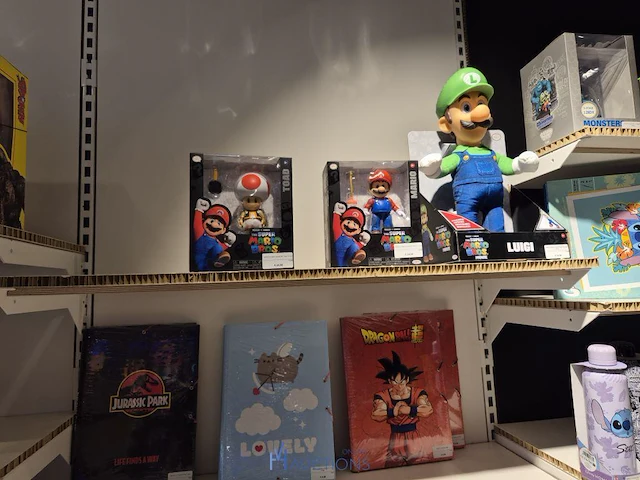 Winkelvoorraad en inrichting game mania antwerpen - afbeelding 122 van  513