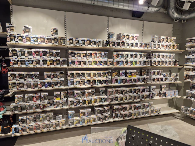 Winkelvoorraad en inrichting game mania antwerpen - afbeelding 145 van  513