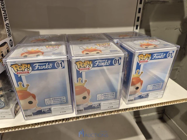 Winkelvoorraad en inrichting game mania antwerpen - afbeelding 188 van  513