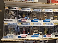 Winkelvoorraad en inrichting game mania antwerpen - afbeelding 195 van  513
