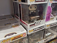 Winkelvoorraad en inrichting game mania antwerpen - afbeelding 205 van  513
