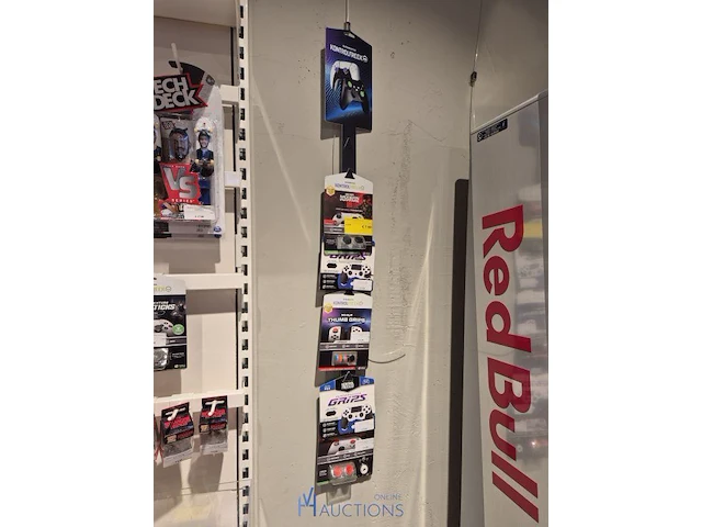 Winkelvoorraad en inrichting game mania antwerpen - afbeelding 231 van  513