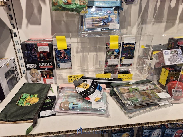 Winkelvoorraad en inrichting game mania antwerpen - afbeelding 238 van  513