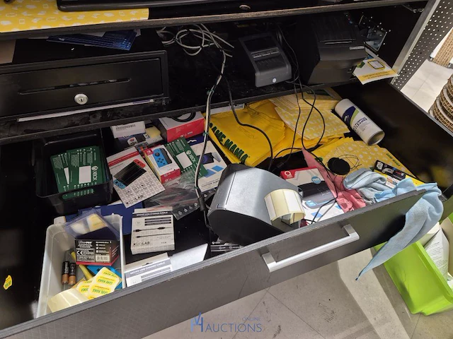 Winkelvoorraad en inrichting game mania antwerpen - afbeelding 251 van  513