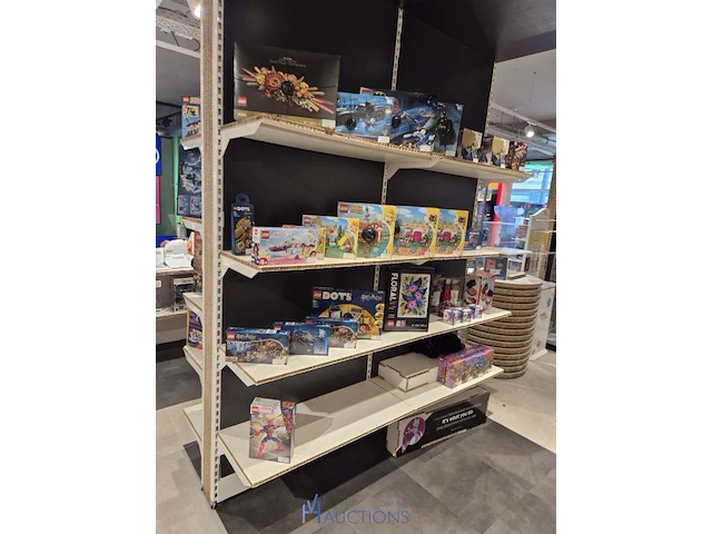 Winkelvoorraad en inrichting game mania antwerpen - afbeelding 269 van  513