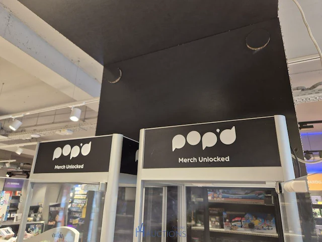Winkelvoorraad en inrichting game mania antwerpen - afbeelding 296 van  513