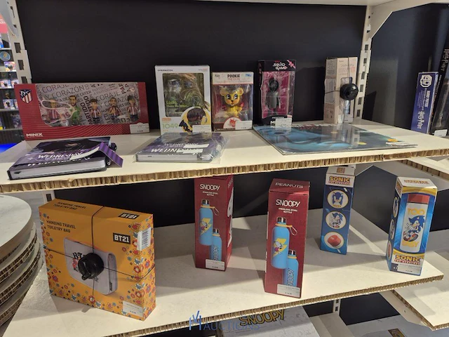 Winkelvoorraad en inrichting game mania antwerpen - afbeelding 300 van  513