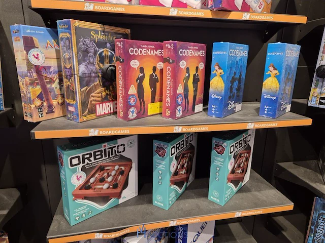 Winkelvoorraad en inrichting game mania antwerpen - afbeelding 290 van  513