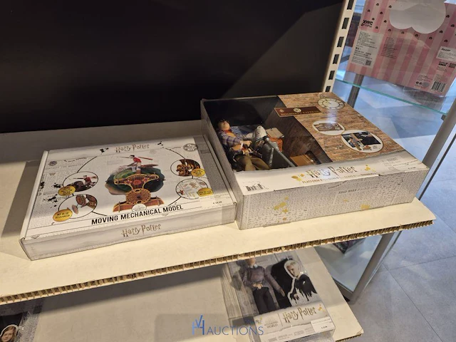 Winkelvoorraad en inrichting game mania antwerpen - afbeelding 309 van  513