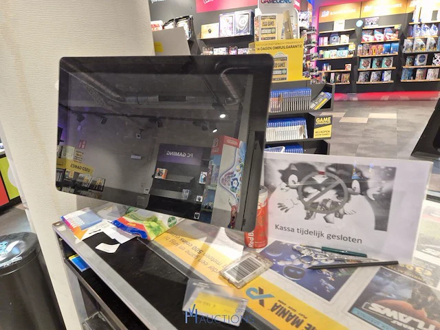 Winkelvoorraad en inrichting game mania antwerpen - afbeelding 362 van  513