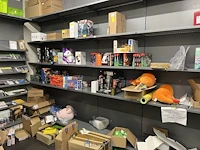 Winkelvoorraad en inrichting game mania antwerpen - afbeelding 396 van  513
