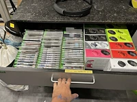 Winkelvoorraad en inrichting game mania antwerpen - afbeelding 399 van  513