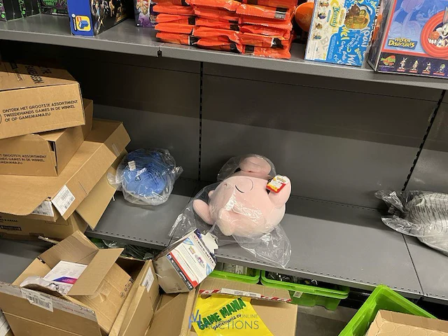 Winkelvoorraad en inrichting game mania antwerpen - afbeelding 419 van  513