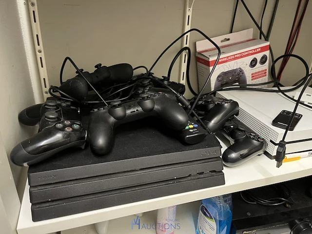 Winkelvoorraad en inrichting game mania antwerpen - afbeelding 456 van  513