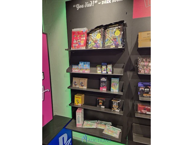 Winkelvoorraad en inrichting game mania antwerpen - afbeelding 463 van  513