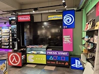 Winkelvoorraad en inrichting game mania antwerpen - afbeelding 468 van  513