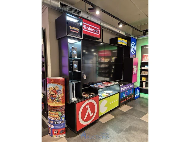 Winkelvoorraad en inrichting game mania antwerpen - afbeelding 486 van  513