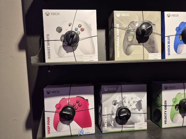 Winkelvoorraad en inrichting game mania antwerpen - afbeelding 490 van  513