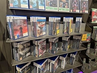 Winkelvoorraad en inrichting game mania antwerpen - afbeelding 504 van  513