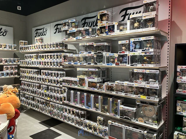 Winkelvoorraad en inrichting game mania genk - afbeelding 4 van  98