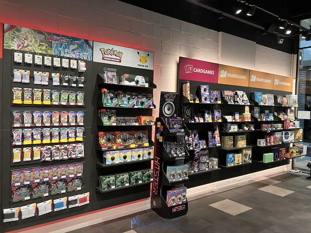 Winkelvoorraad en inrichting game mania genk - afbeelding 1 van  98