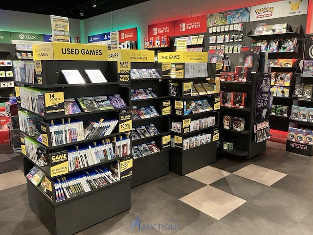 Winkelvoorraad en inrichting game mania genk - afbeelding 35 van  98
