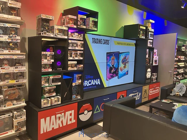 Winkelvoorraad en inrichting game mania genk - afbeelding 34 van  98
