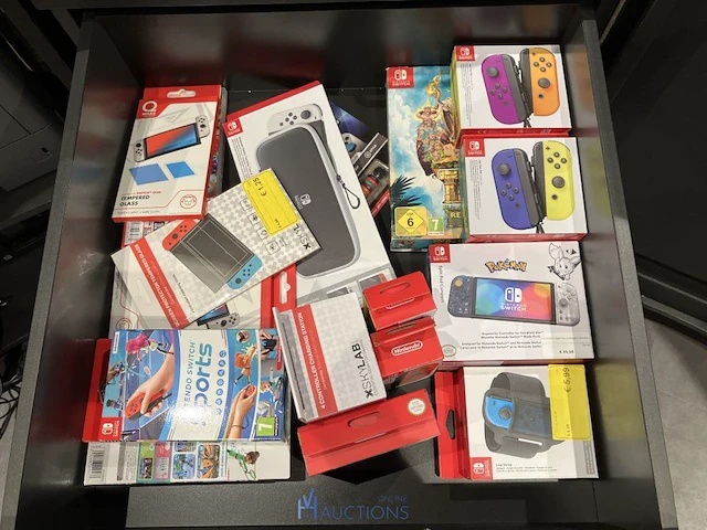 Winkelvoorraad en inrichting game mania genk - afbeelding 58 van  98