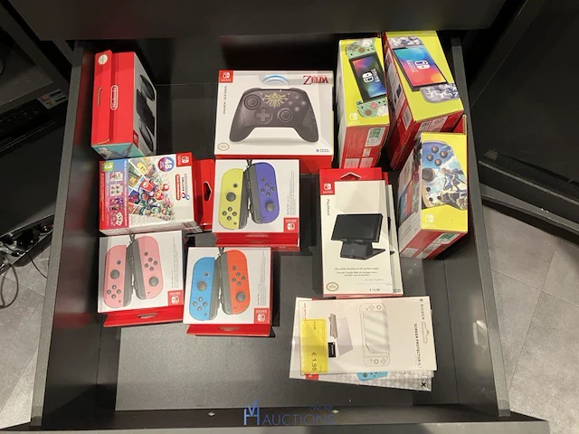Winkelvoorraad en inrichting game mania genk - afbeelding 59 van  98